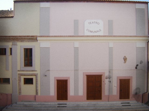 Pianella. Errori nei lavori del Teatro.
