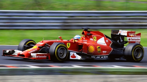 Carlos Sainz correrà con la Ferrari a partire dalla prossima stagione.