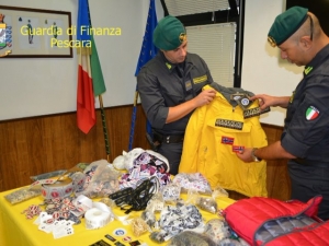 Pescara/contraffazione nell'area di risulta, scoperta organizzazione italo-africana